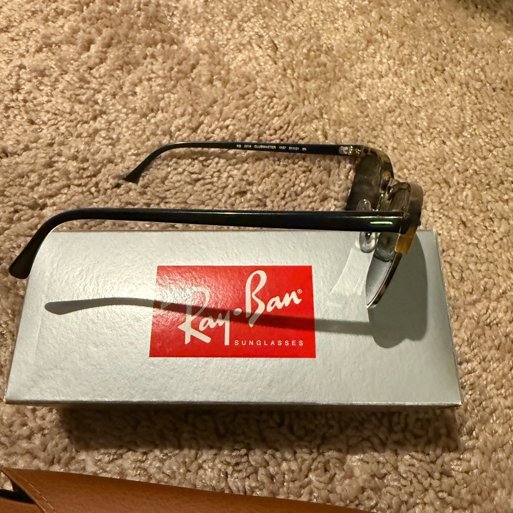 Ray-Ban Clubmaster sunglasses. - Picture 3 of 3